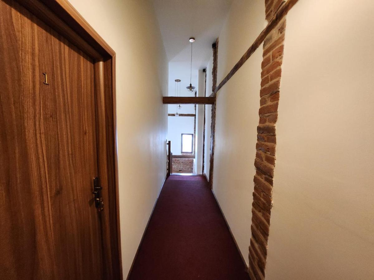 Antique Aparthotel Alba Iulia Exterior foto