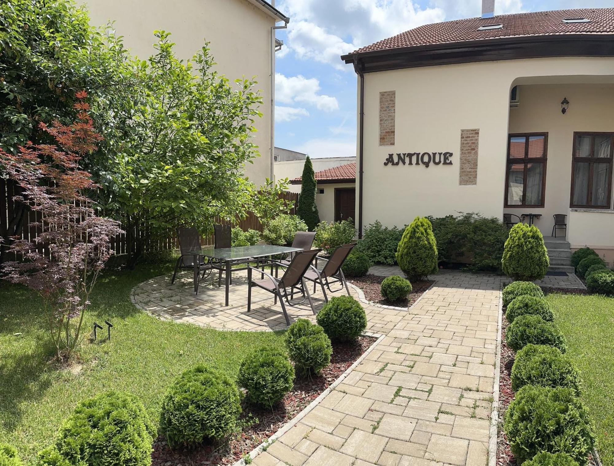 Antique Aparthotel Alba Iulia Exterior foto