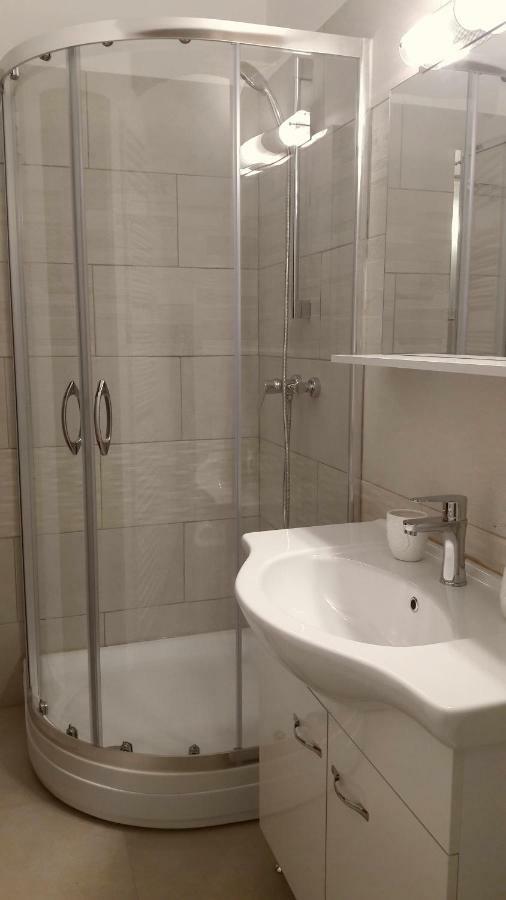 Antique Aparthotel Alba Iulia Exterior foto
