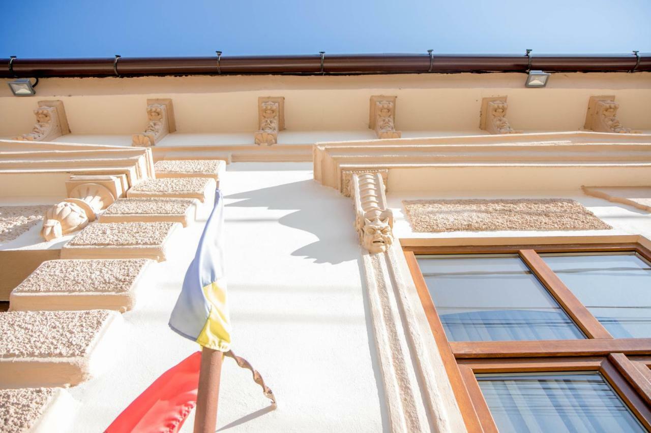 Antique Aparthotel Alba Iulia Exterior foto